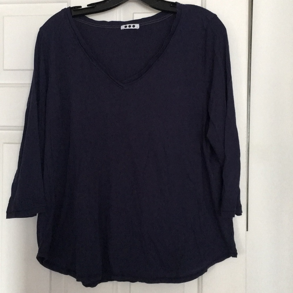 Three Dots Blue v neck t
